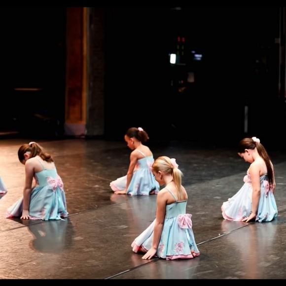 Glamour Lyrical Costume - Picture 3 of 7